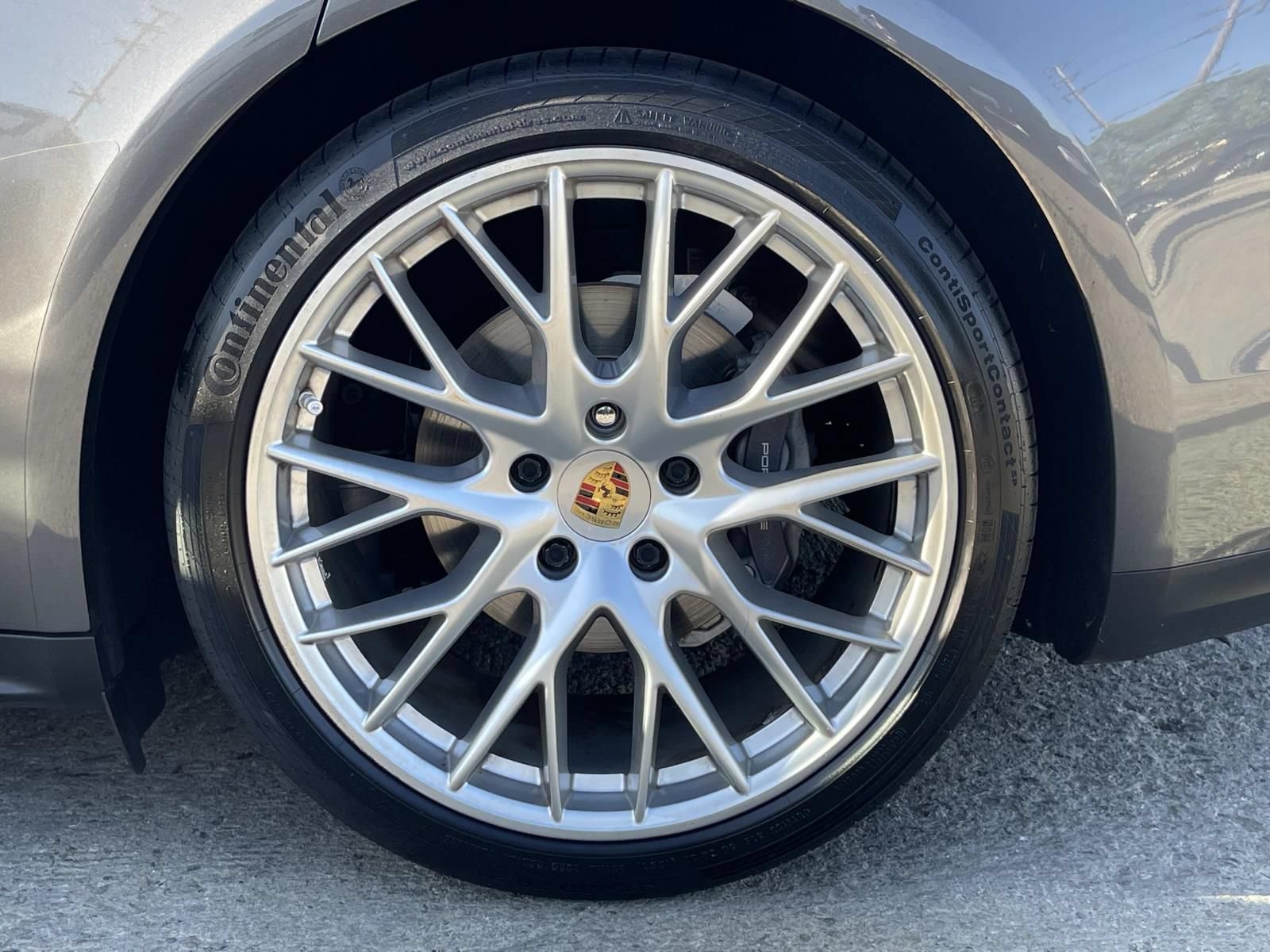 Used 2018 Porsche Panamera 4 AWD/4WD image 25