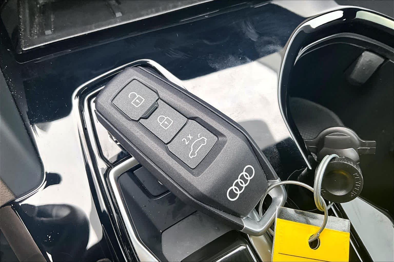 Used 2025 Audi Q5 Premium Plus w/ Premium Plus AWD/4WD image 25