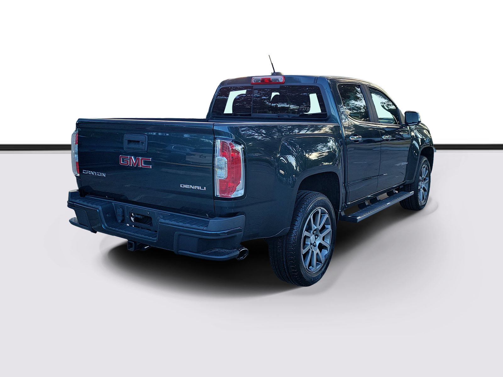 Used 2017 GMC Canyon Denali RWD image 4