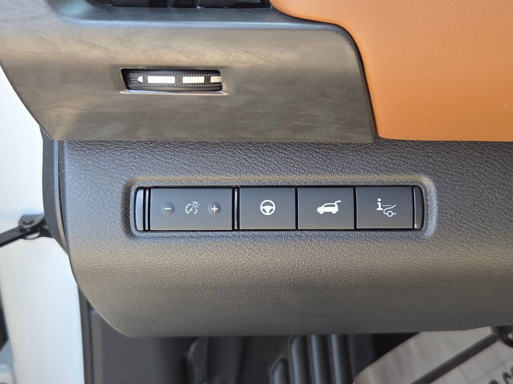 New 2026 Nissan Pathfinder Platinum AWD/4WD image 25