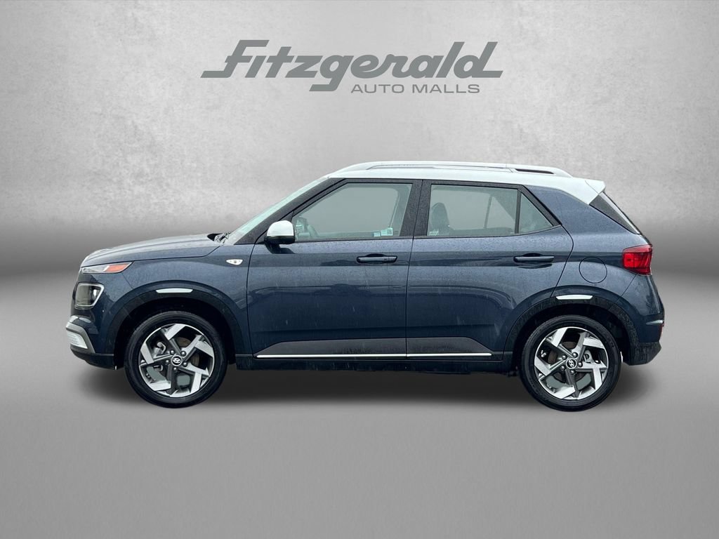 Used 2025 Hyundai Venue Limited FWD image 5