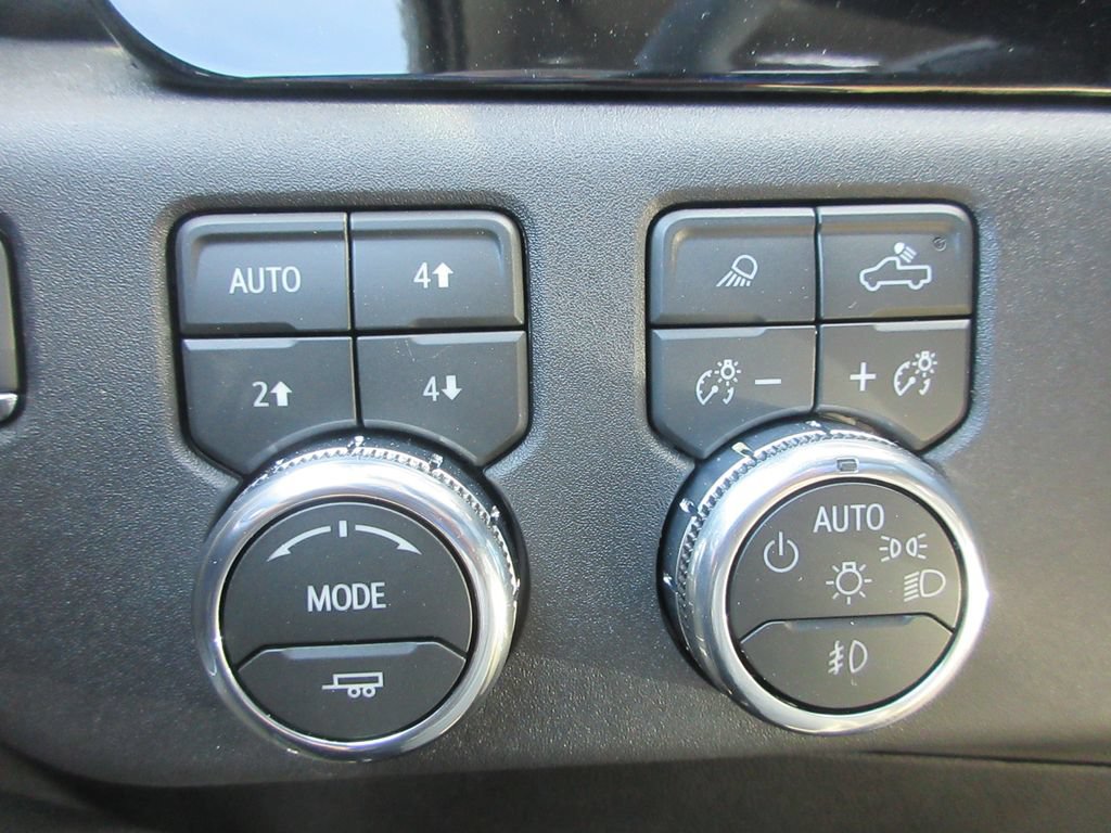 New 2026 GMC Sierra 2500 SLT w/ SLT Premium Package AWD/4WD image 18