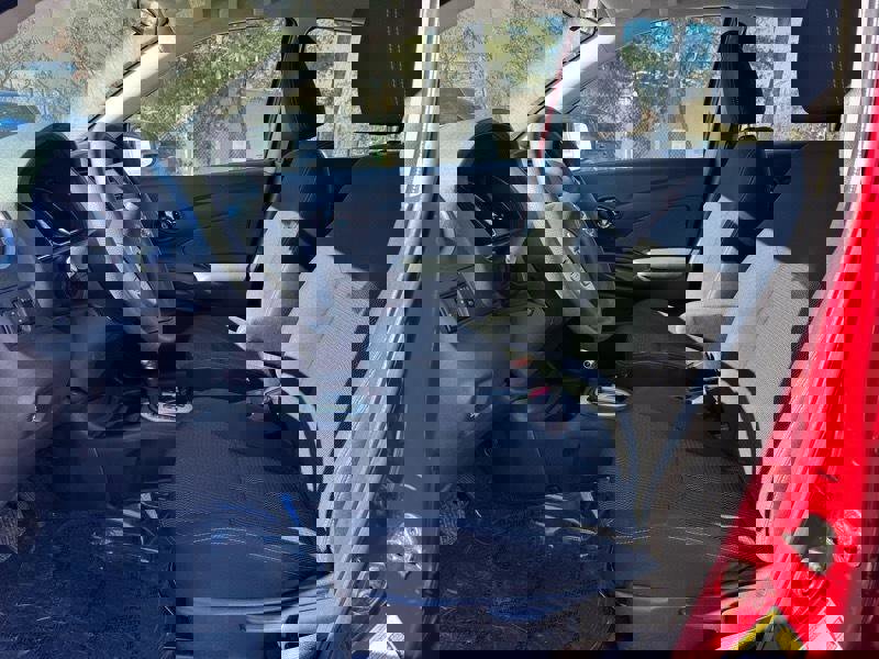 Used 2016 Nissan Versa SV image 7