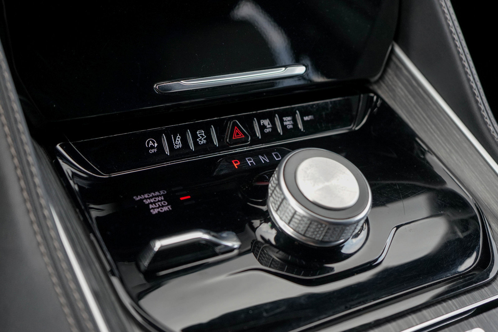 Used 2024 Jeep Wagoneer Series II w/ Flexible Seating Group image 17