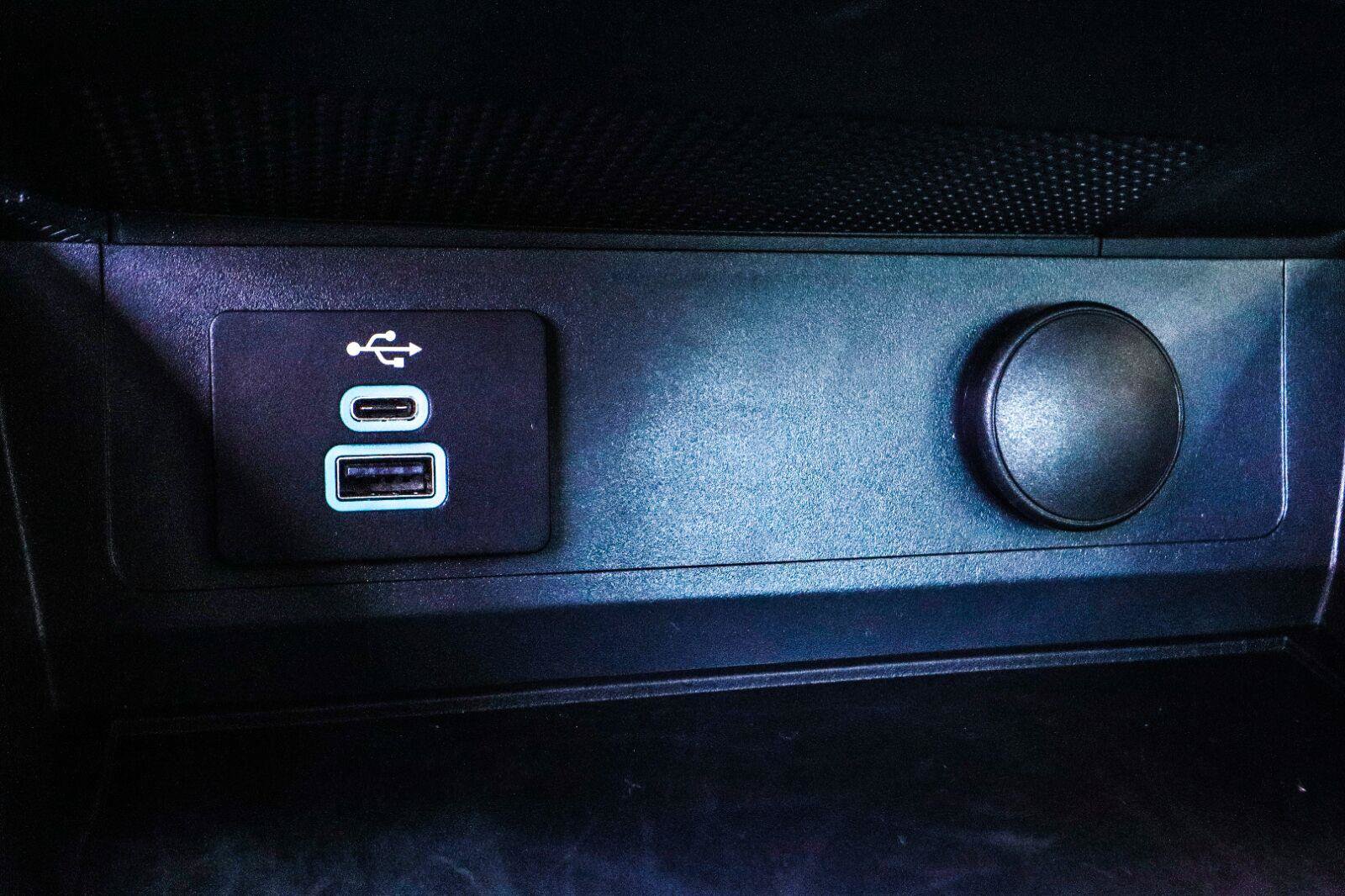 Used 2024 Ford Mustang Coupe RWD image 12
