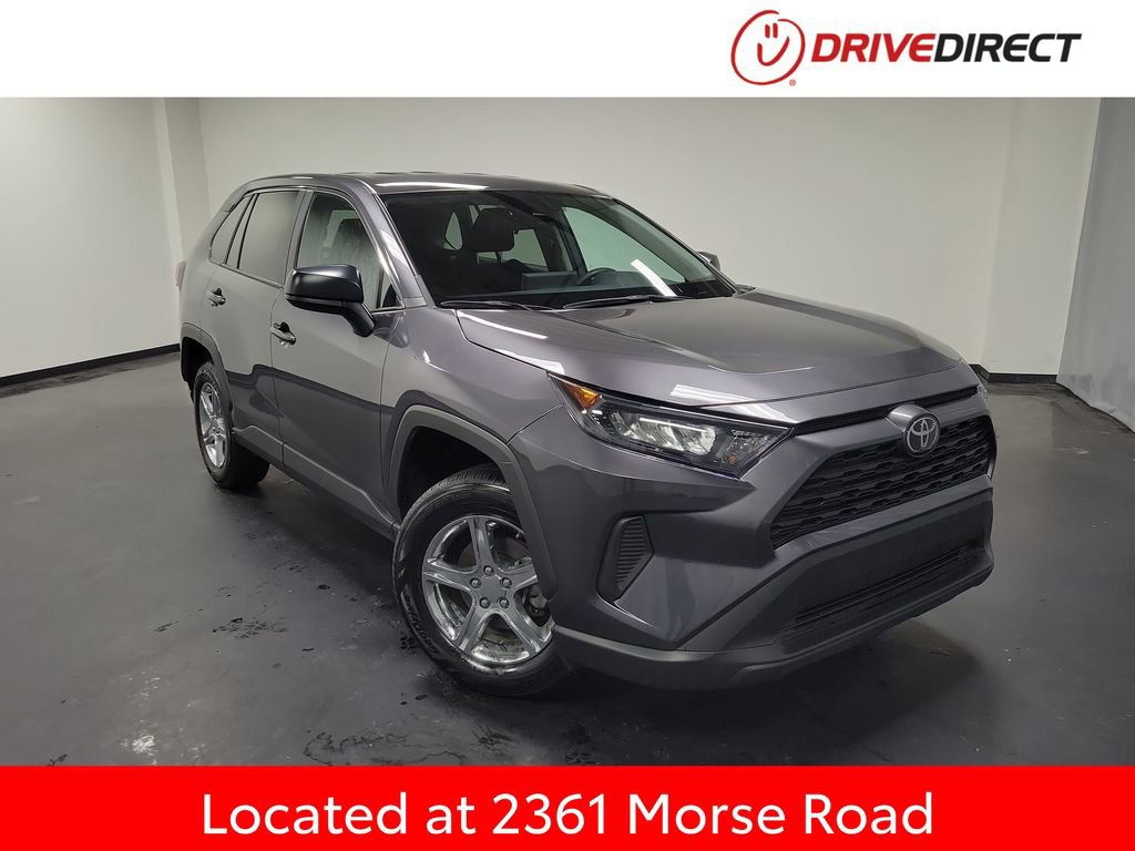 Used 2022 Toyota RAV4 LE image 1