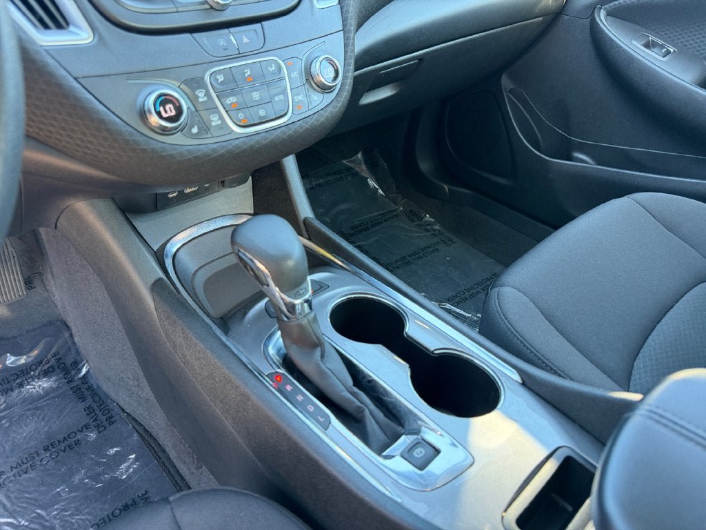 Used 2024 Chevrolet Malibu LT FWD image 33
