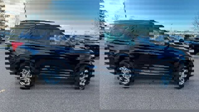 Used 2023 Ford Explorer XLT image 9