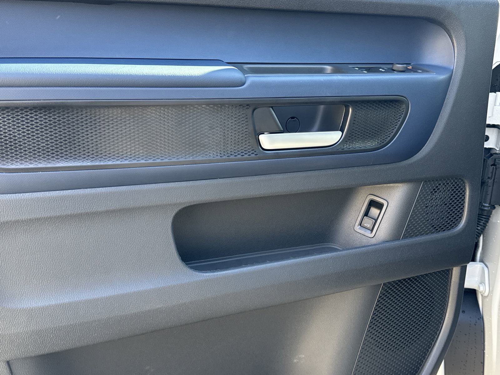 New 2025 Volkswagen ID. Buzz Pro S image 28