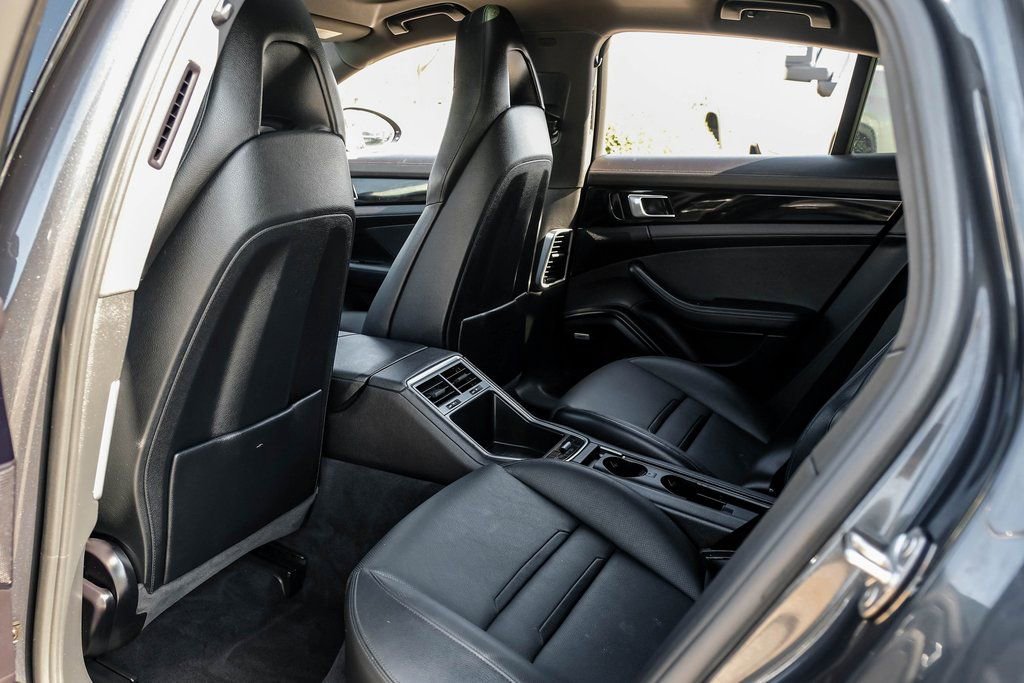 Used 2019 Porsche Panamera 4 image 36
