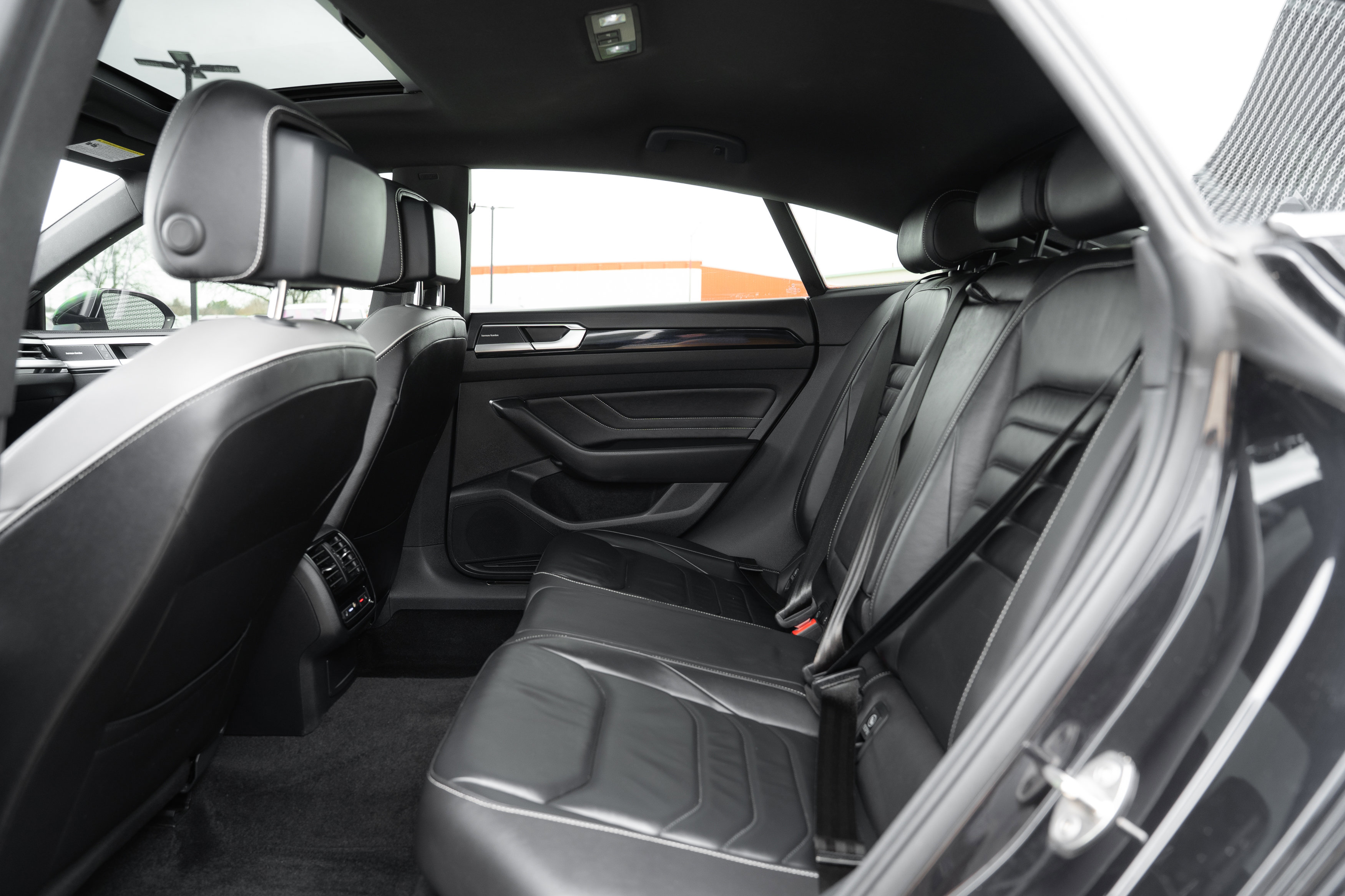 Used 2021 Volkswagen Arteon SEL Premium image 26