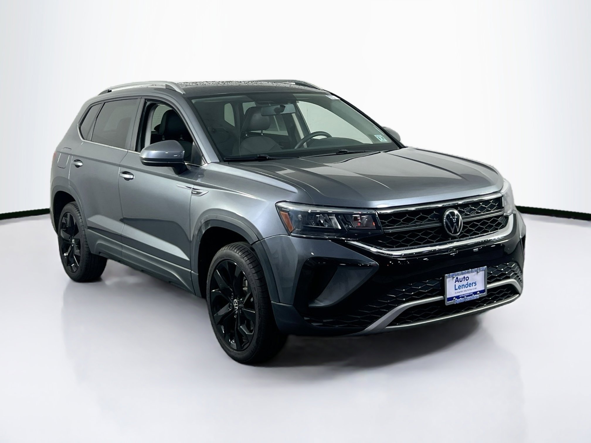 Used 2022 Volkswagen Taos SE FWD image 3
