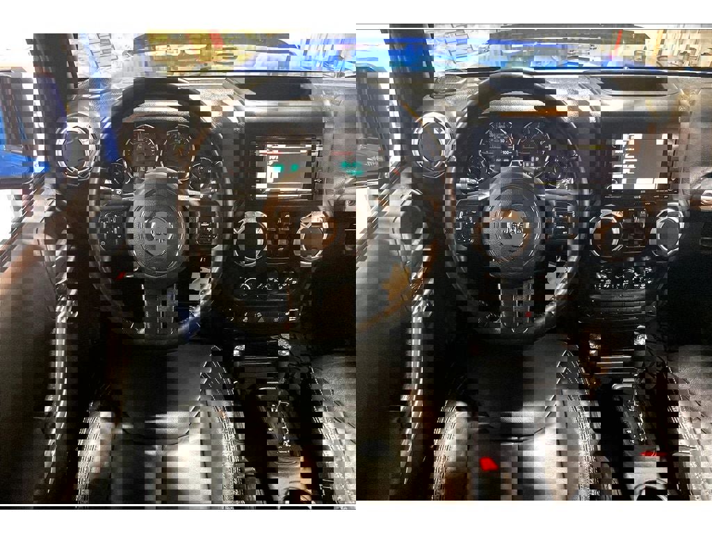 Used 2016 Jeep Wrangler Unlimited Sahara w/ Connectivity Group image 6