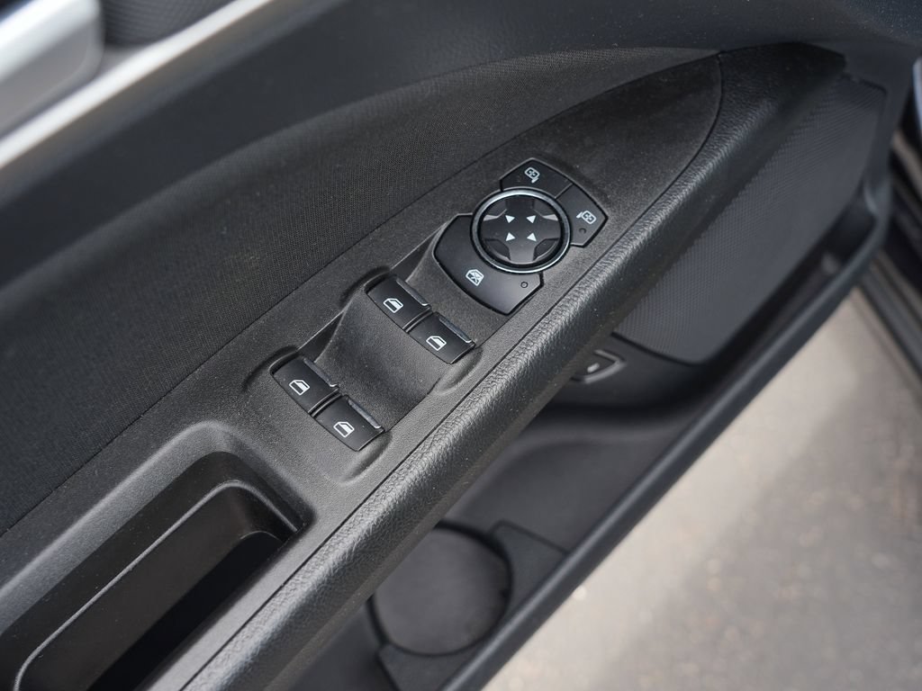 Used 2020 Ford Fusion SE FWD image 16