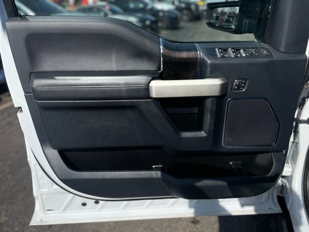 Used 2022 Ford F350 Lariat w/ Chrome Package image 12