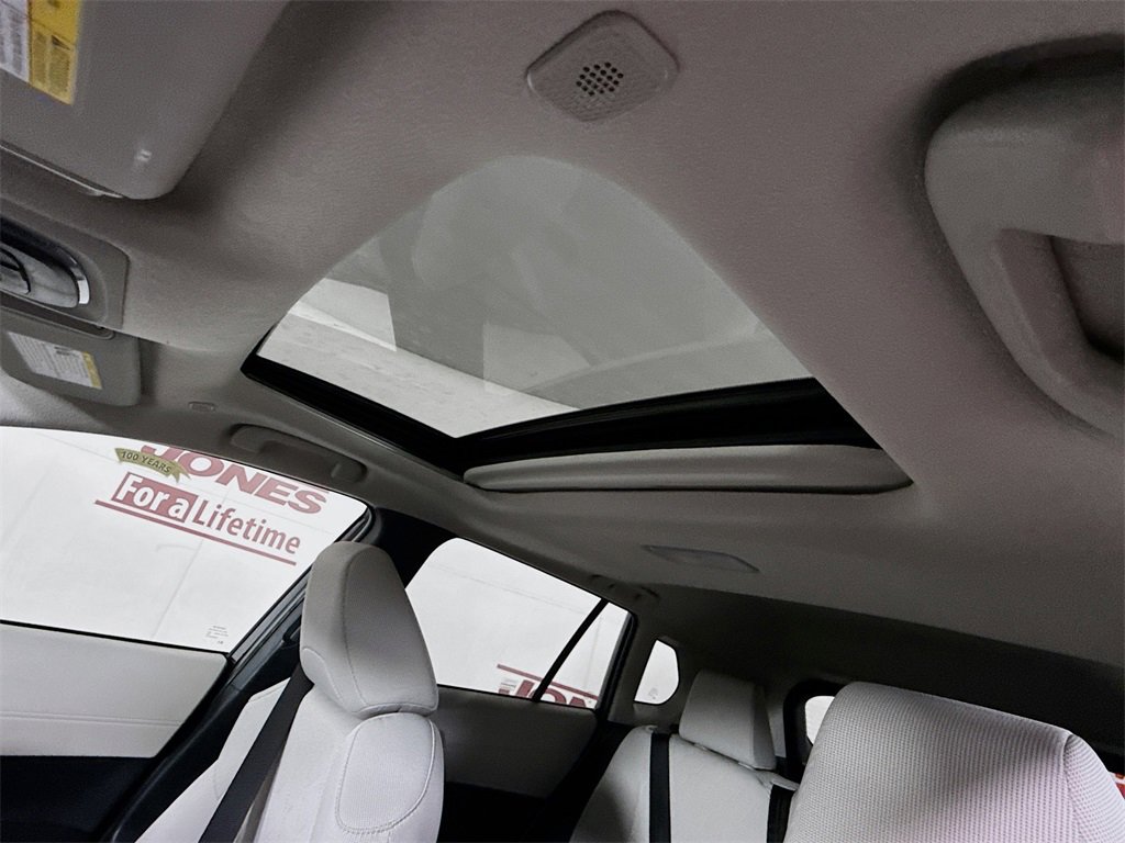 Certified 2024 Toyota Corolla Cross LE image 11