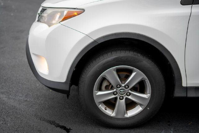 Used 2015 Toyota RAV4 XLE FWD image 9