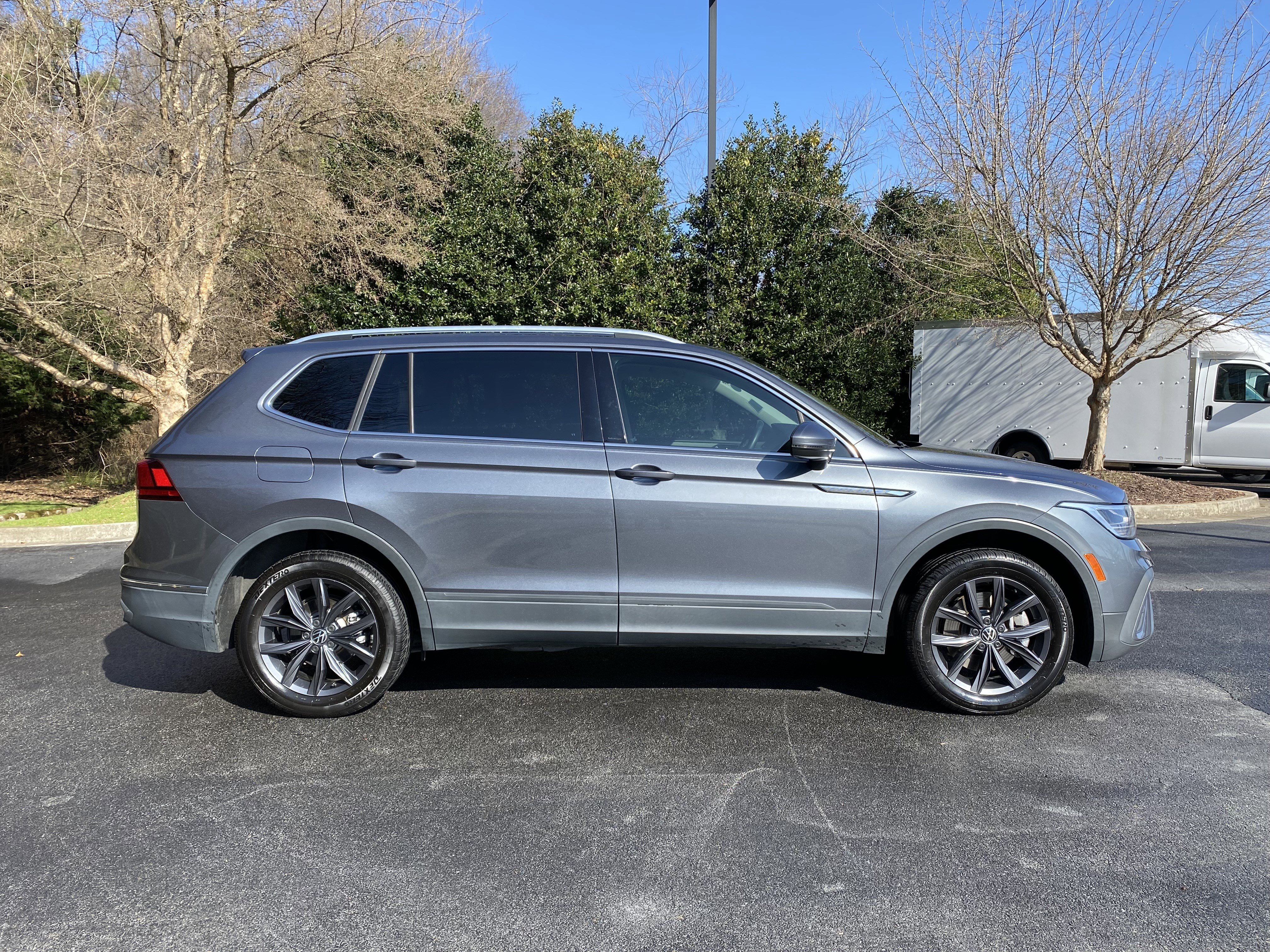 Used 2022 Volkswagen Tiguan SE FWD image 10