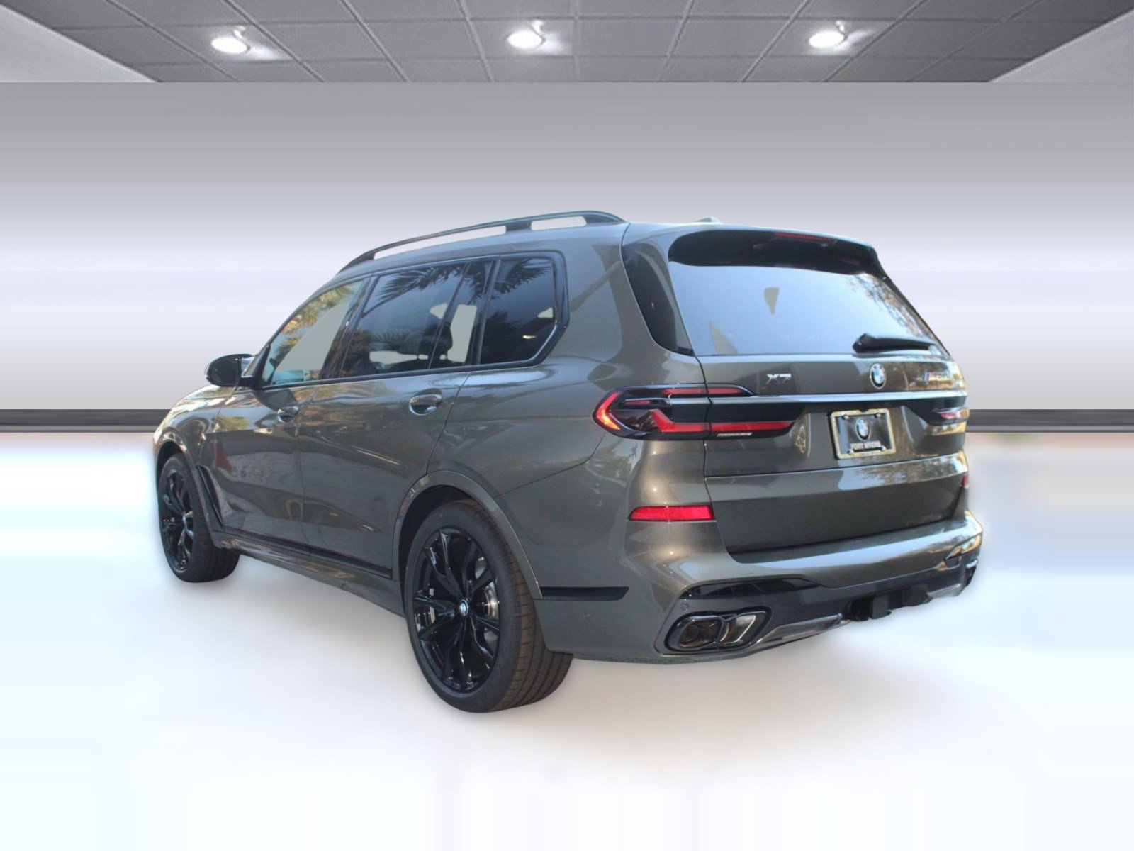 New 2026 BMW X7 M60i image 3