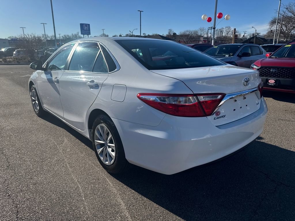 Used 2017 Toyota Camry LE image 5