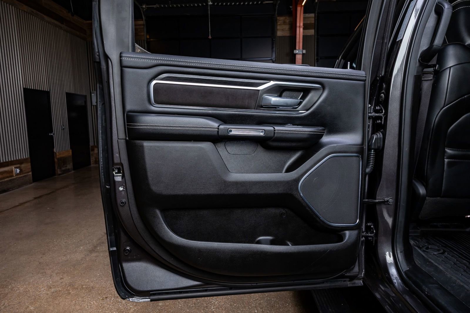 Used 2024 RAM 1500 Laramie image 38