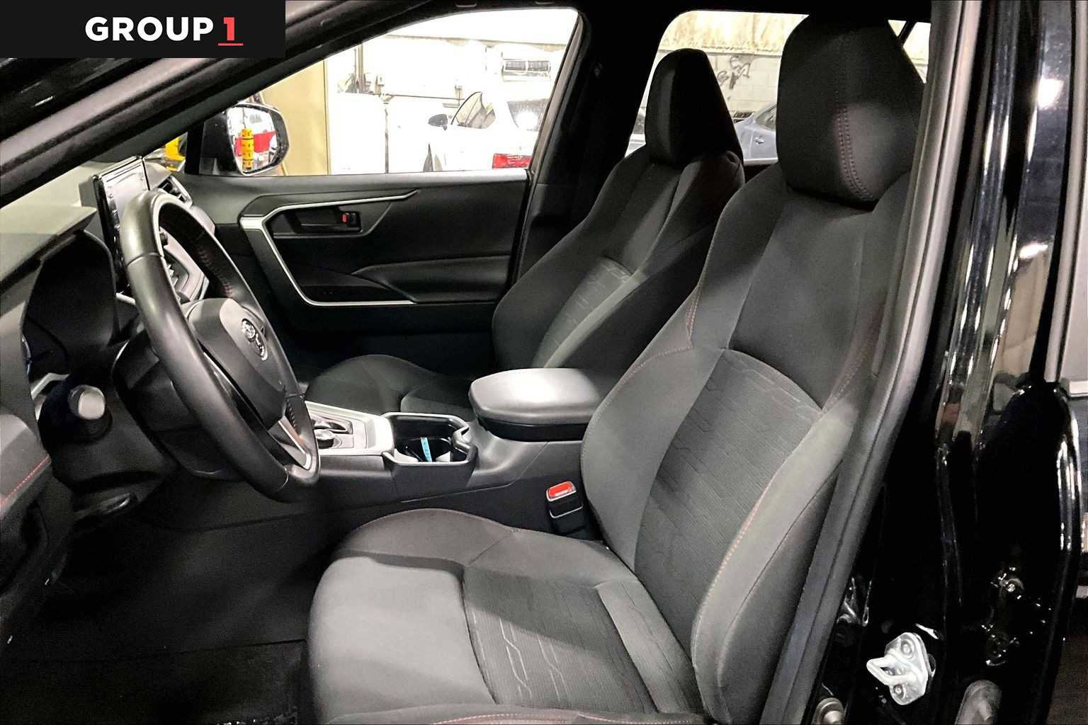 Used 2021 Toyota RAV4 SE AWD/4WD image 8