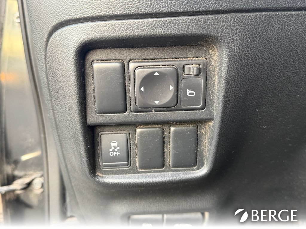 Used 2014 Nissan Juke NISMO RS FWD image 25