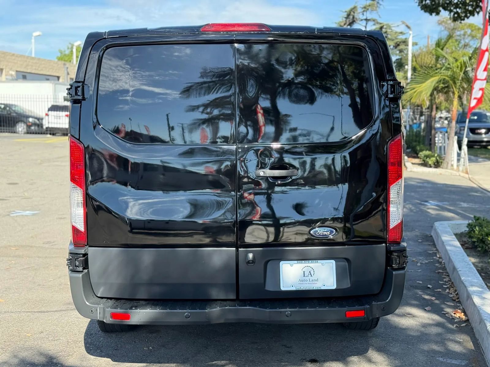 Used 2018 Ford Transit 150 130 Low Roof w/ Exterior Upgrade Package image 5