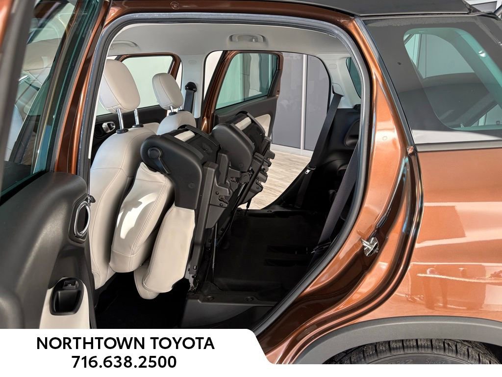 Used 2018 FIAT 500L Trekking w/ Urbana Appearance Package image 17