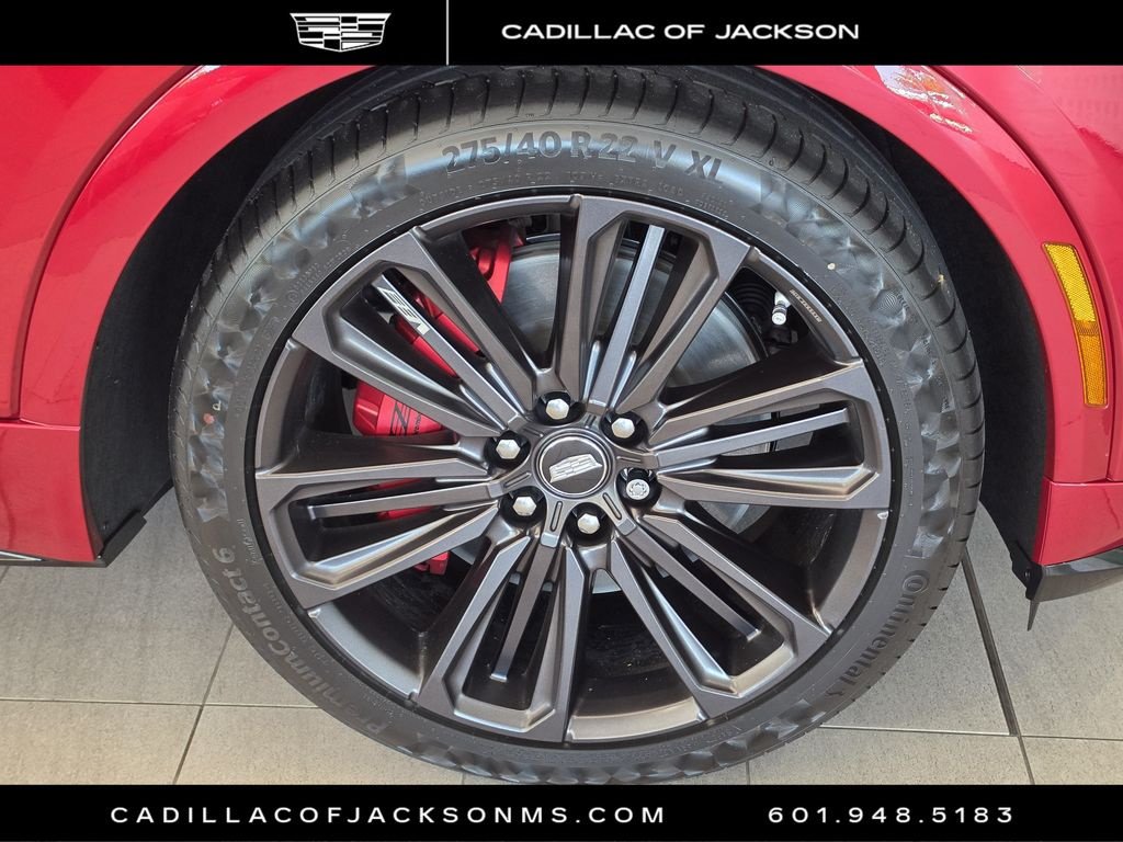 New 2027 Cadillac Lyriq V Premium w/ LPO, Floor Liner Package AWD/4WD image 7