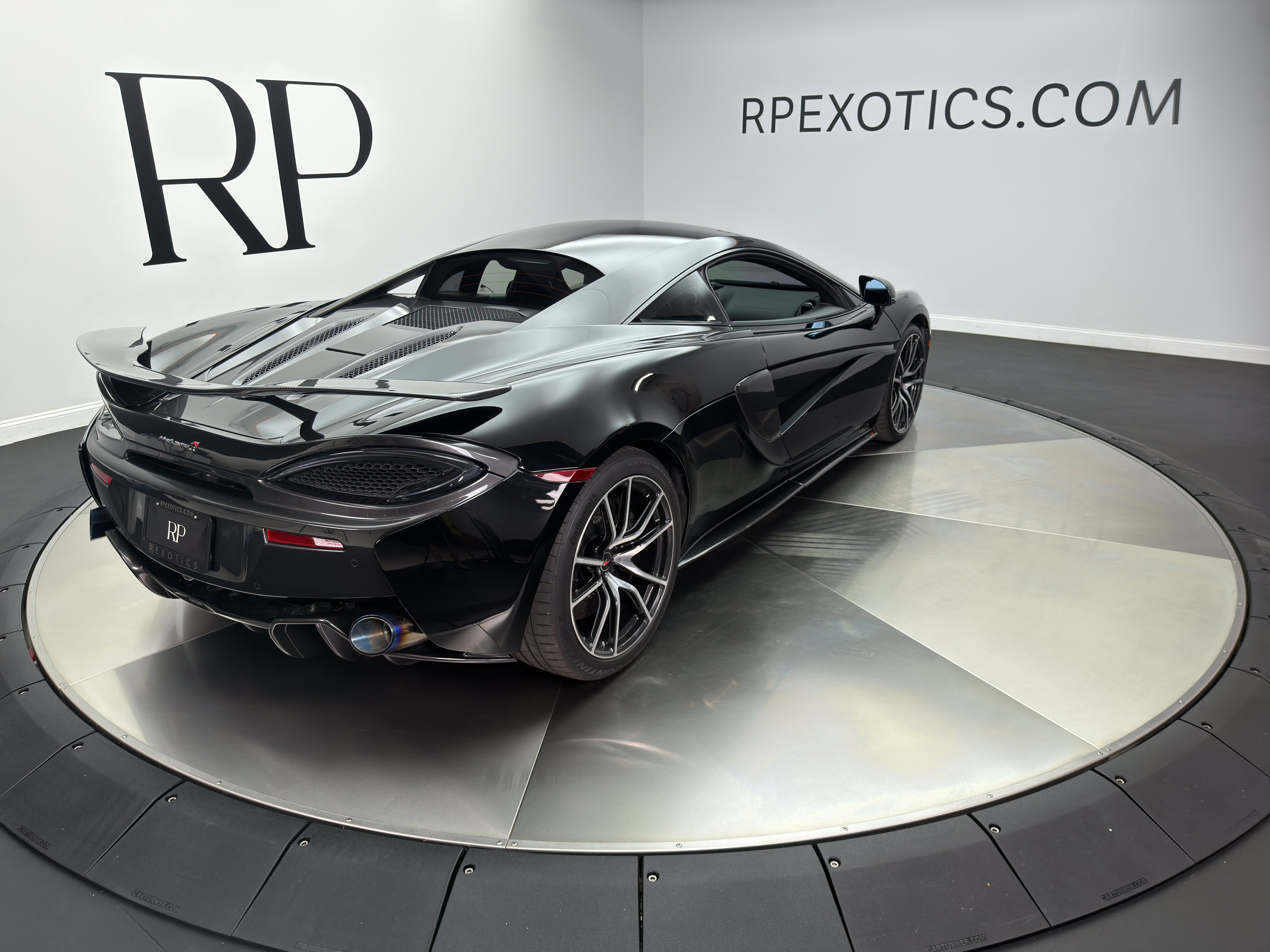 Used 2016 McLaren 570S Coupe RWD image 9