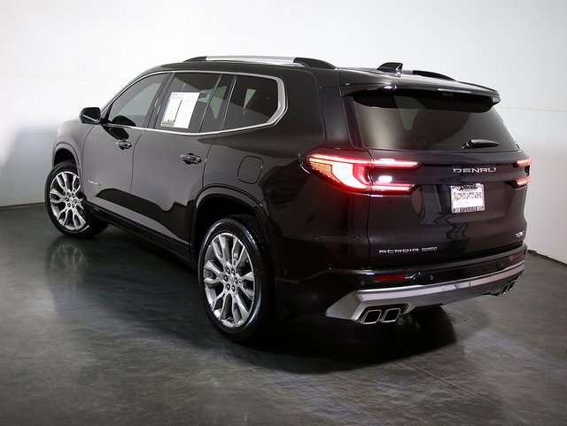 Used 2024 GMC Acadia Denali w/ Super Cruise Package image 2