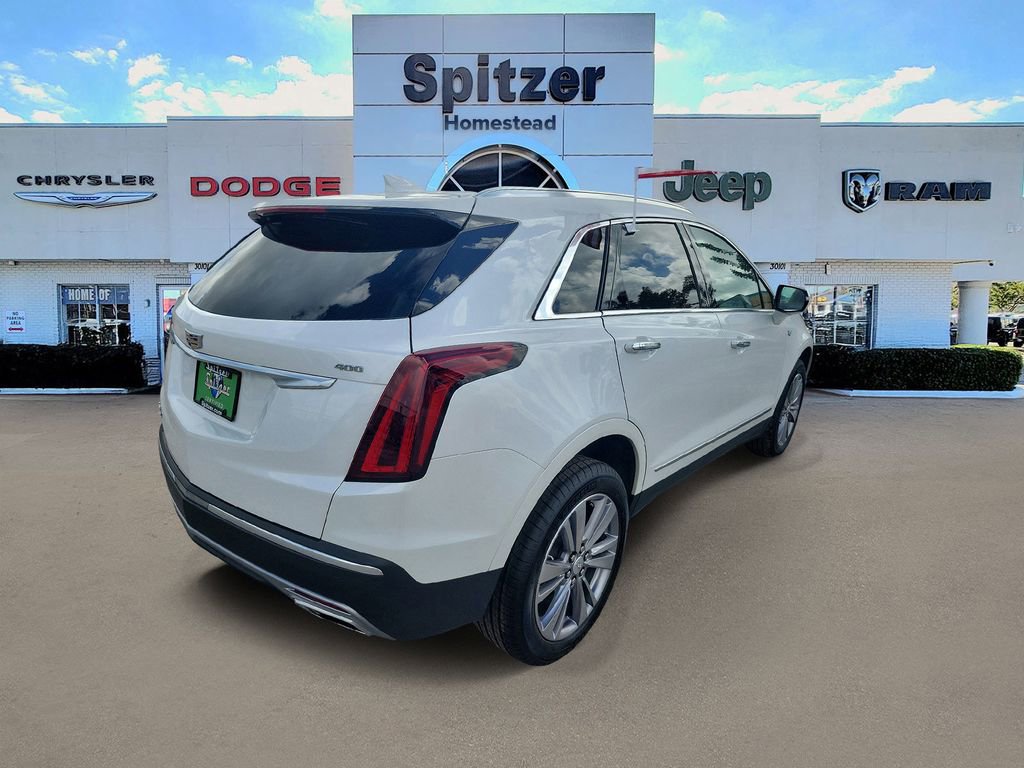 Used 2025 Cadillac XT5 Premium Luxury image 2