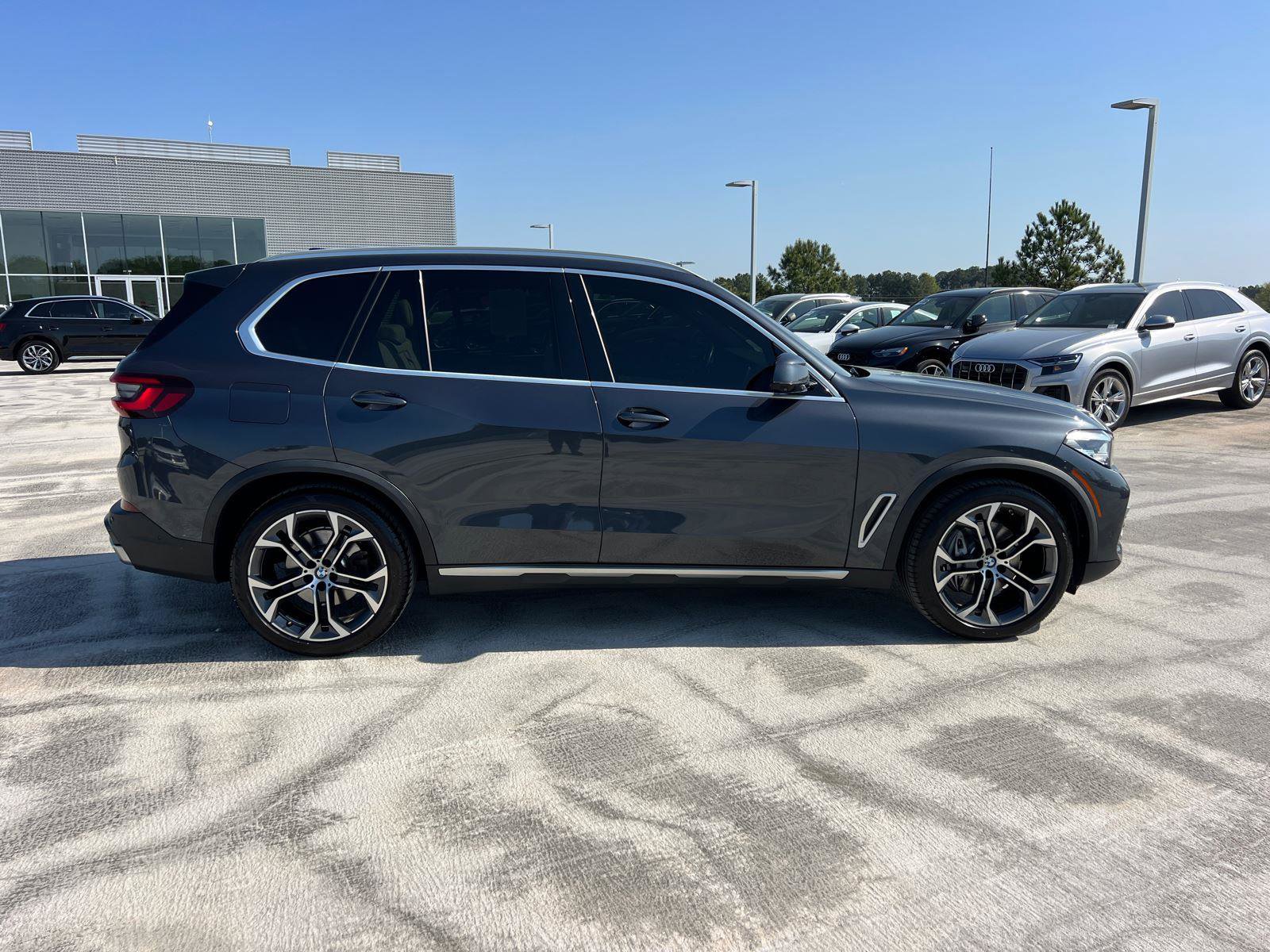 Used 2021 BMW X5 sDrive40i w/ Premium Package image 4