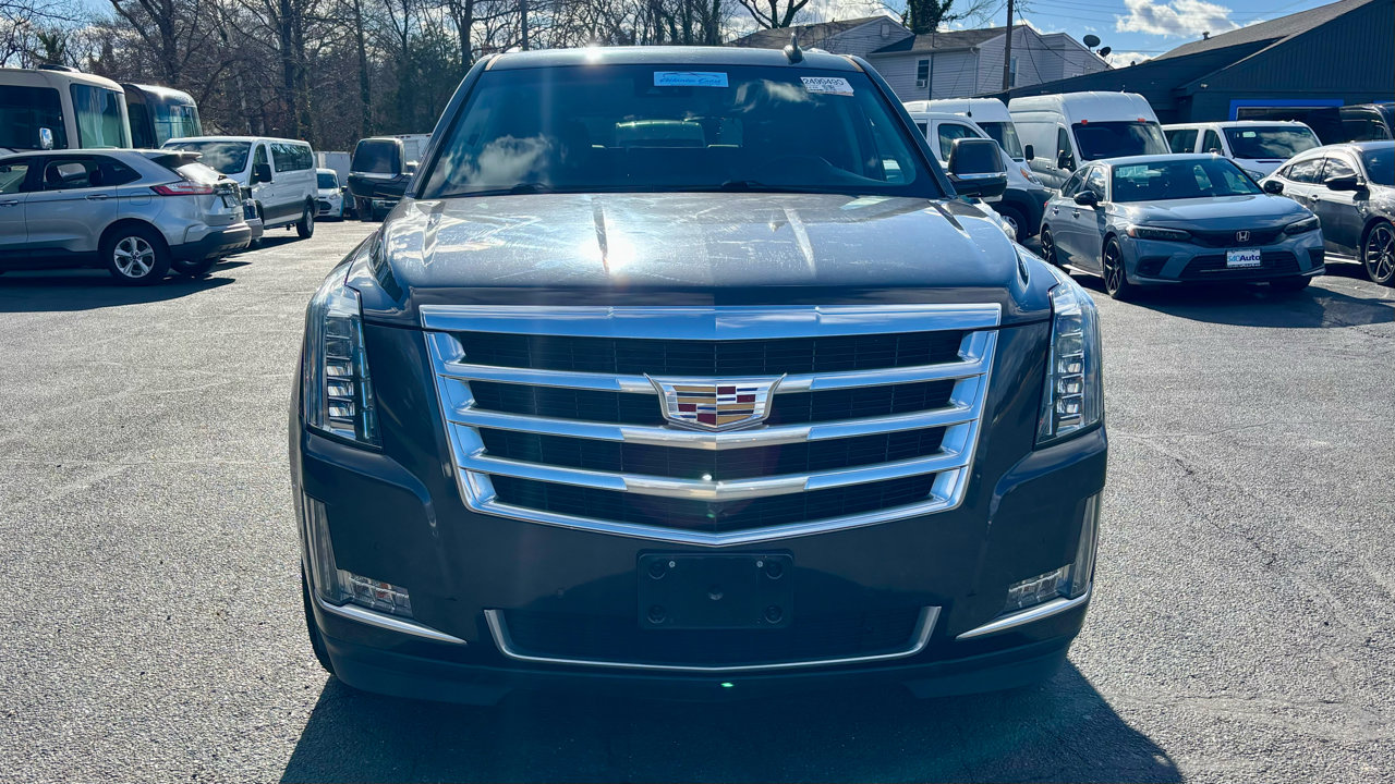 Used 2017 Cadillac Escalade Luxury image 3