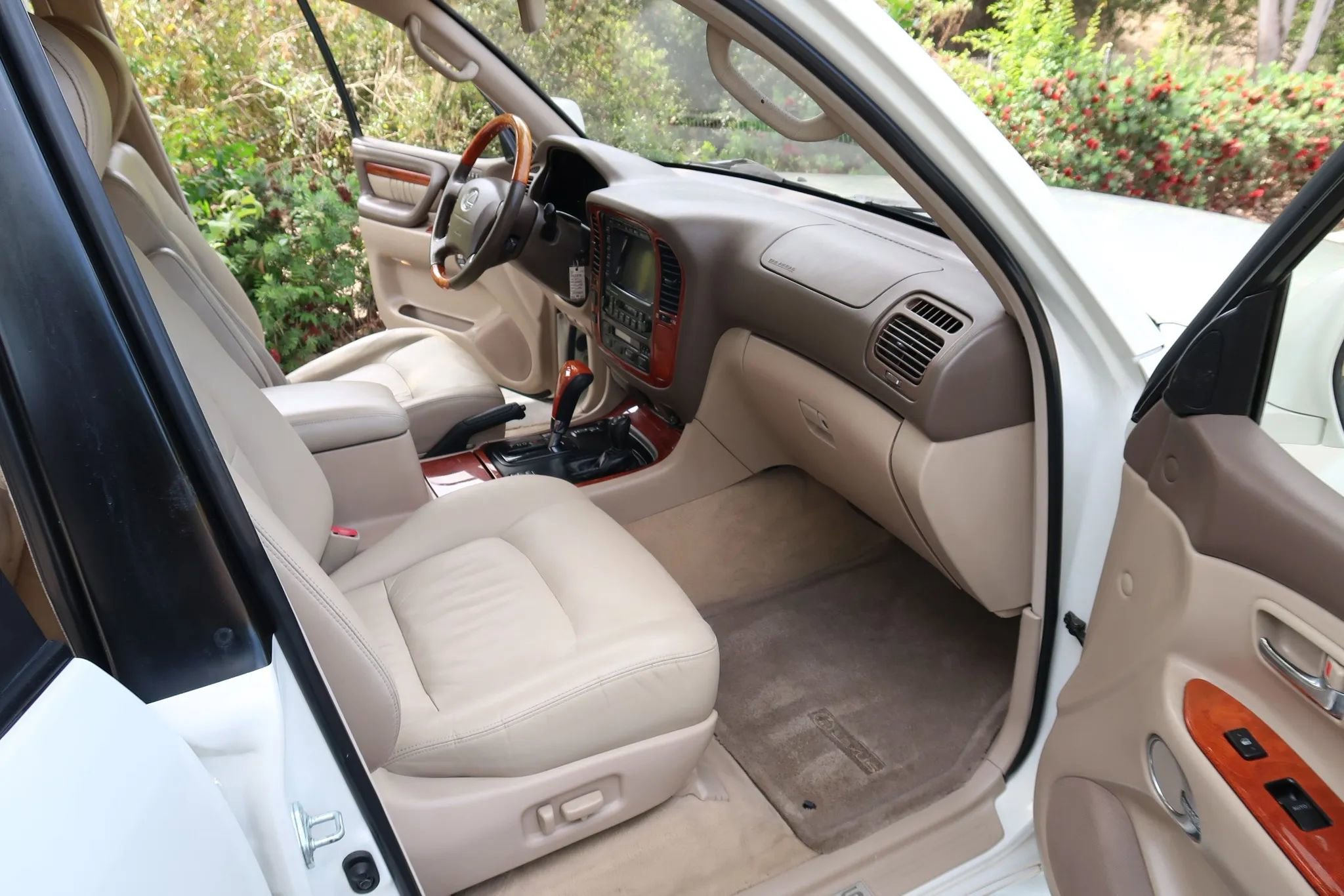 Used 2001 Lexus LX 470 4WD image 29