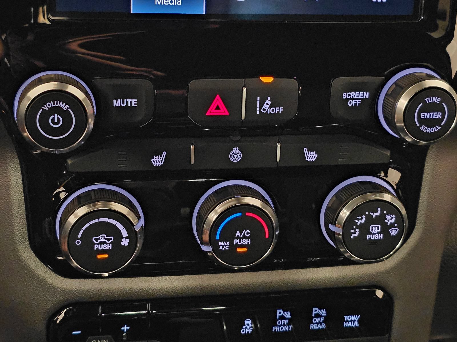 New 2026 RAM 1500 Big Horn AWD/4WD image 11