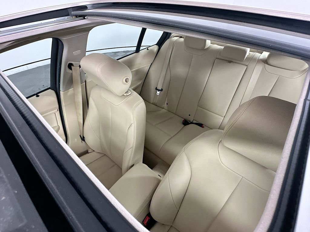 Used 2015 BMW 320i Sedan image 20