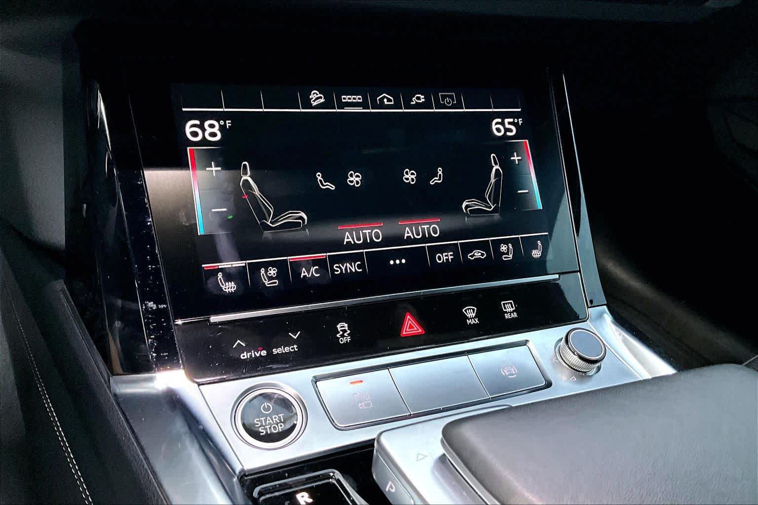 Used 2023 Audi e-tron Premium Plus w/ Premium Plus Package AWD/4WD image 40