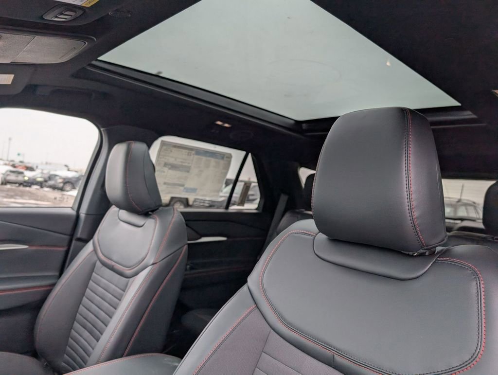 New 2026 Ford Explorer ST-Line w/ ST-Line Street Pack image 4