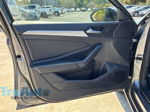 Used 2025 Volkswagen Jetta Sport FWD image 20