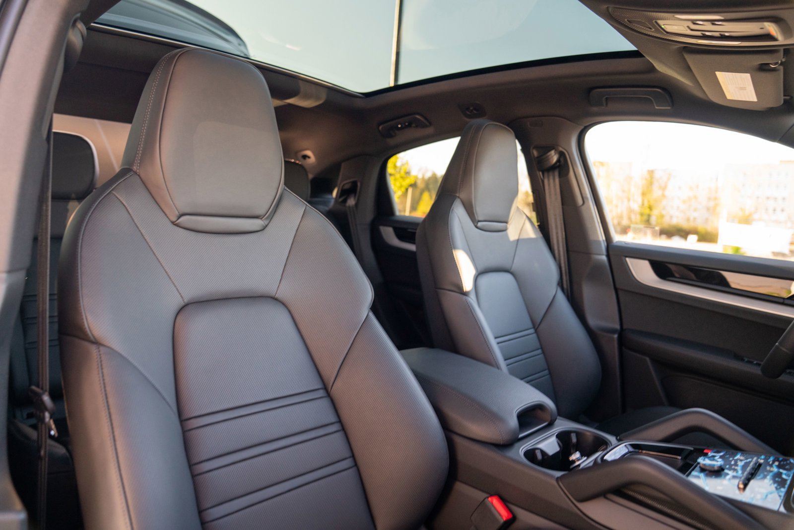 New 2026 Porsche Cayenne Coupe AWD/4WD image 26