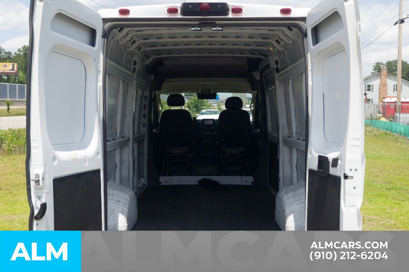 Used 2023 RAM ProMaster 2500 FWD image 9