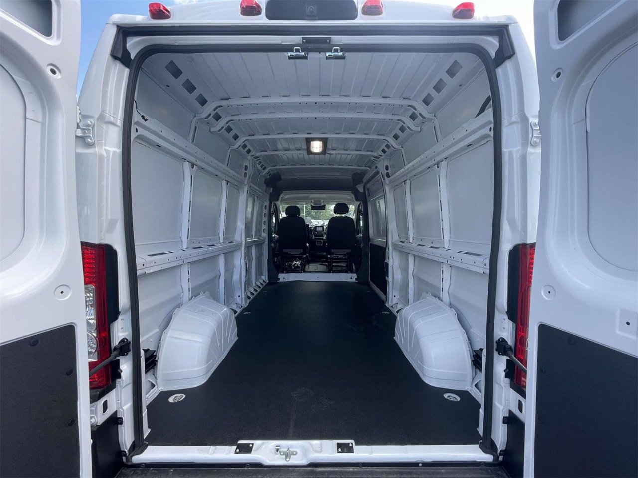 New 2025 RAM ProMaster 2500 w/ Convenience Group image 23