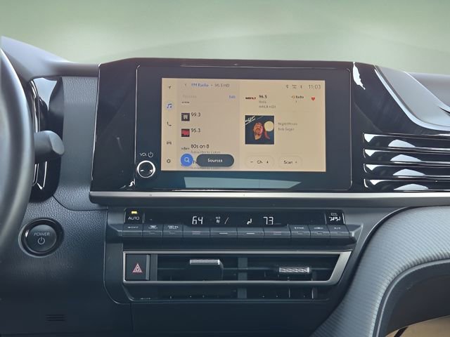 Used 2025 Toyota Camry SE w/ Convenience Package image 11