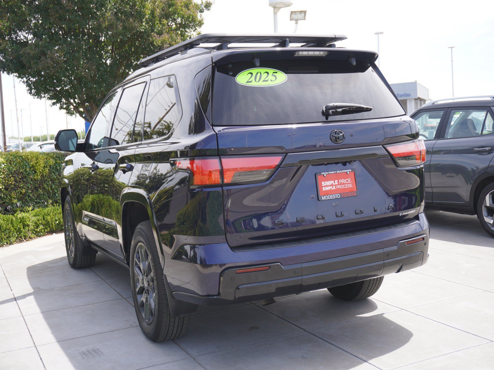 Used 2025 Toyota Sequoia Platinum AWD/4WD image 11