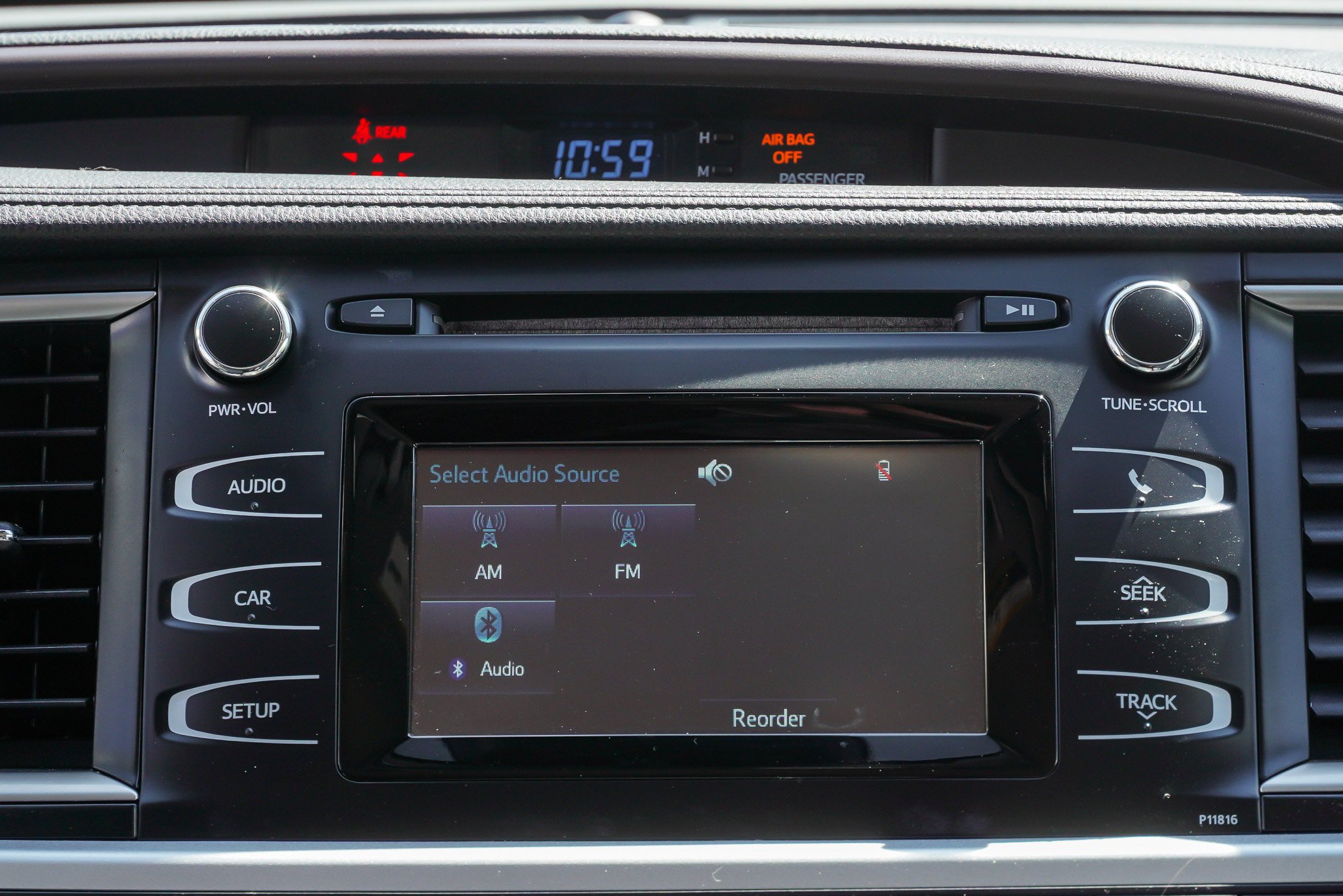 Used 2019 Toyota Highlander LE AWD/4WD image 35