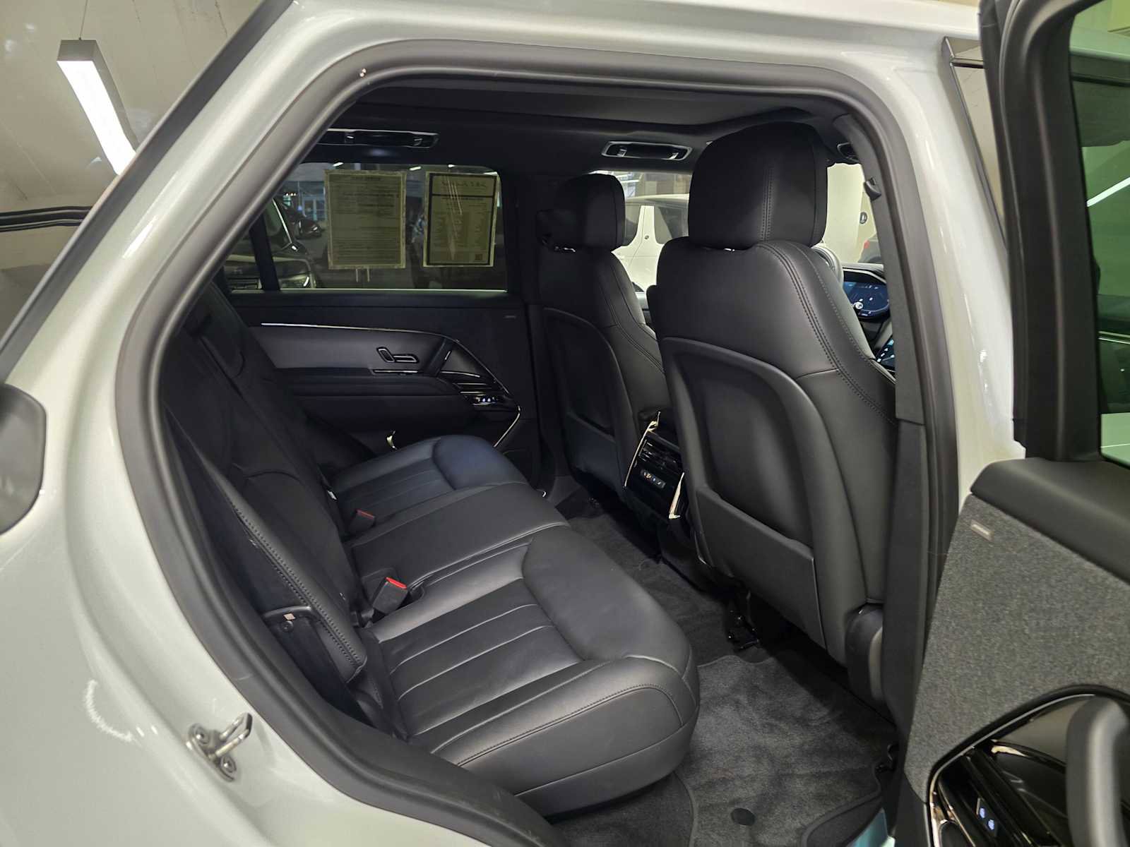 Used 2025 Land Rover Range Rover Sport image 14