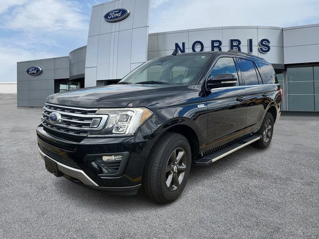 Used 2018 Ford Expedition XLT w/ Equipment Group 202A AWD/4WD image 2