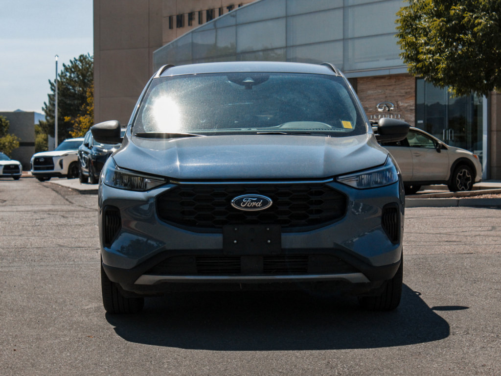 Used 2025 Ford Escape ST-Line FWD image 2